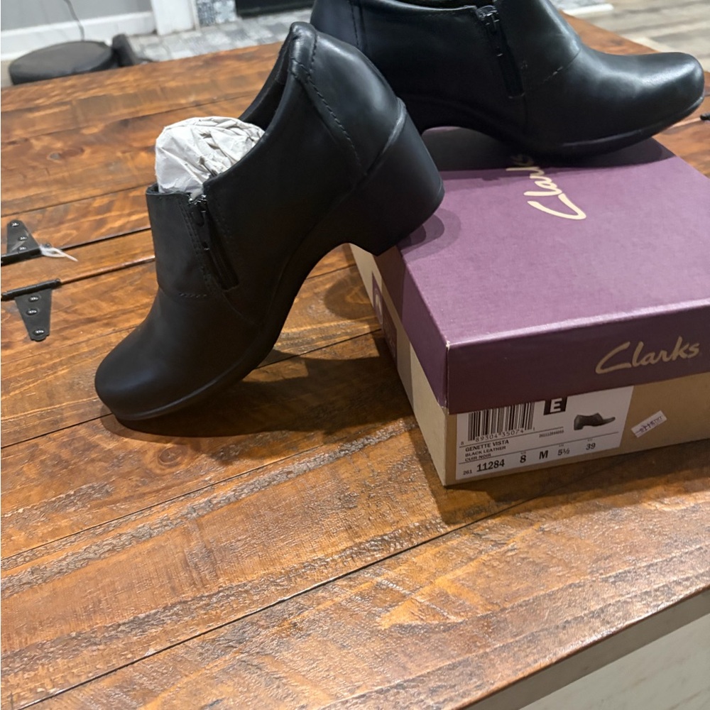 Clarks Black Leather Slip-On Oxfords with Side Buckle - Picture 4 of 8